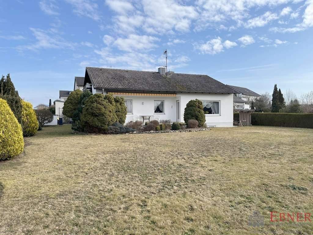 Thumbnail-Einfamilienhaus in ruhiger Stadtrandlage von Roding