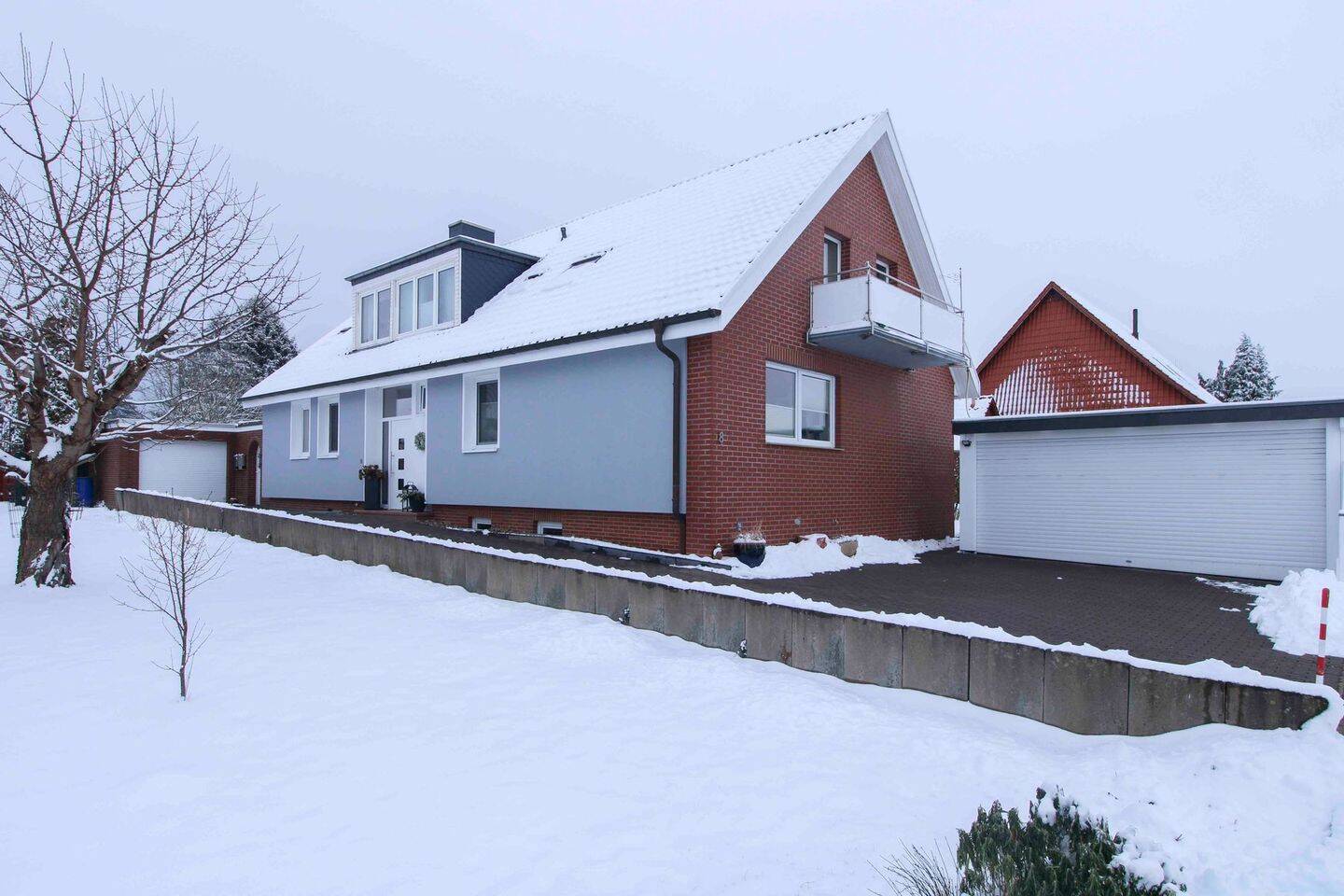 Thumbnail-Jetzt zugreifen: Gepflegtes Einfamilienhaus mit Einliegerwohnung, Garten und 3 Stellplätzen