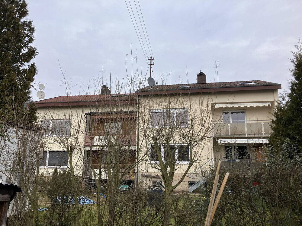 Thumbnail-Mehrfamilien Reihenhaus (3 Wohnungen)