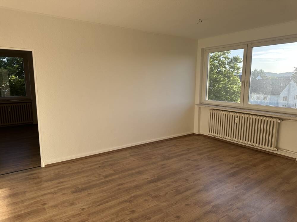 Thumbnail-2 Zimmer-Wohnung, komplett saniert und Erstbezug, im 3. OG, in Fritzlar Flugplatzsiedlung