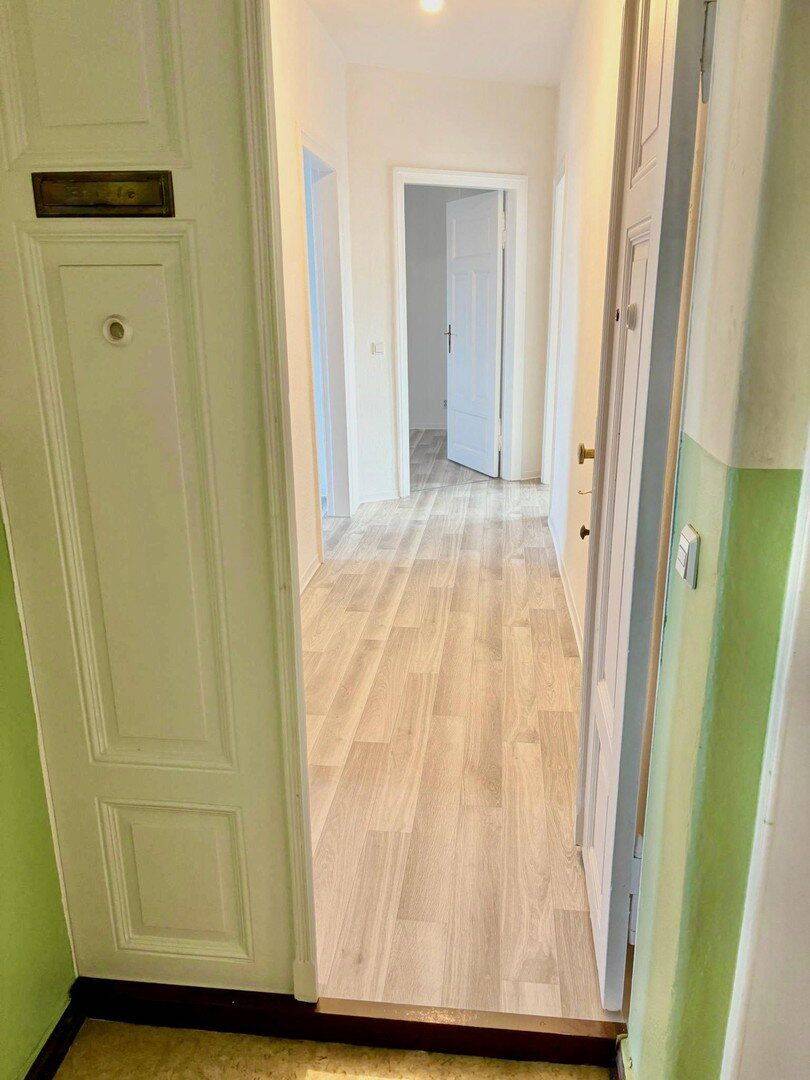 Thumbnail-Ebw. Westend: Schöne komplett sanierte 2 Zi Whg. mit Balkon