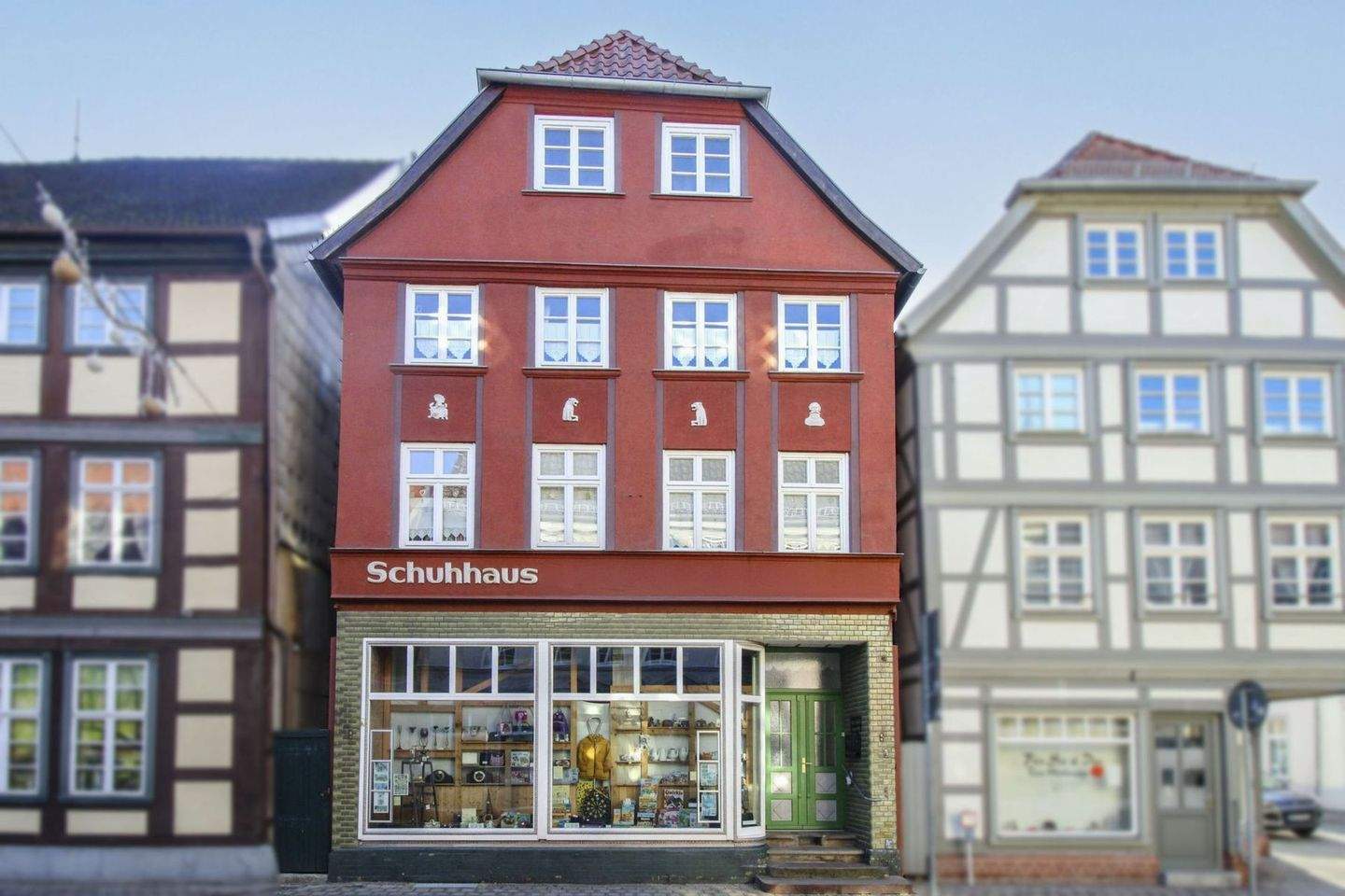 Thumbnail-Ideal für Handwerker und Kreative: Historischer Platzgigant in Grabower Altstadt mit Eldezugang