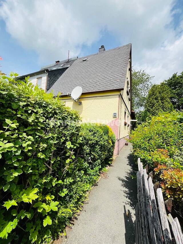 Thumbnail-**Ruhig. Grün. Zu Hause. - Doppelhaushälfte in idyllischer Lage von Schwarzenbach a.d. Saale**