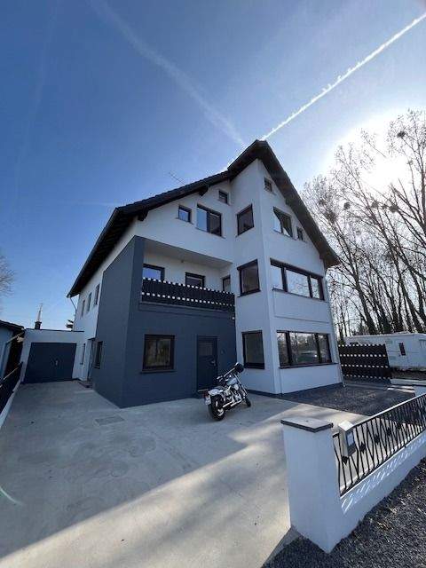 Thumbnail-4 Familienhaus, saniert zuzüglich Bungalow im Garten.