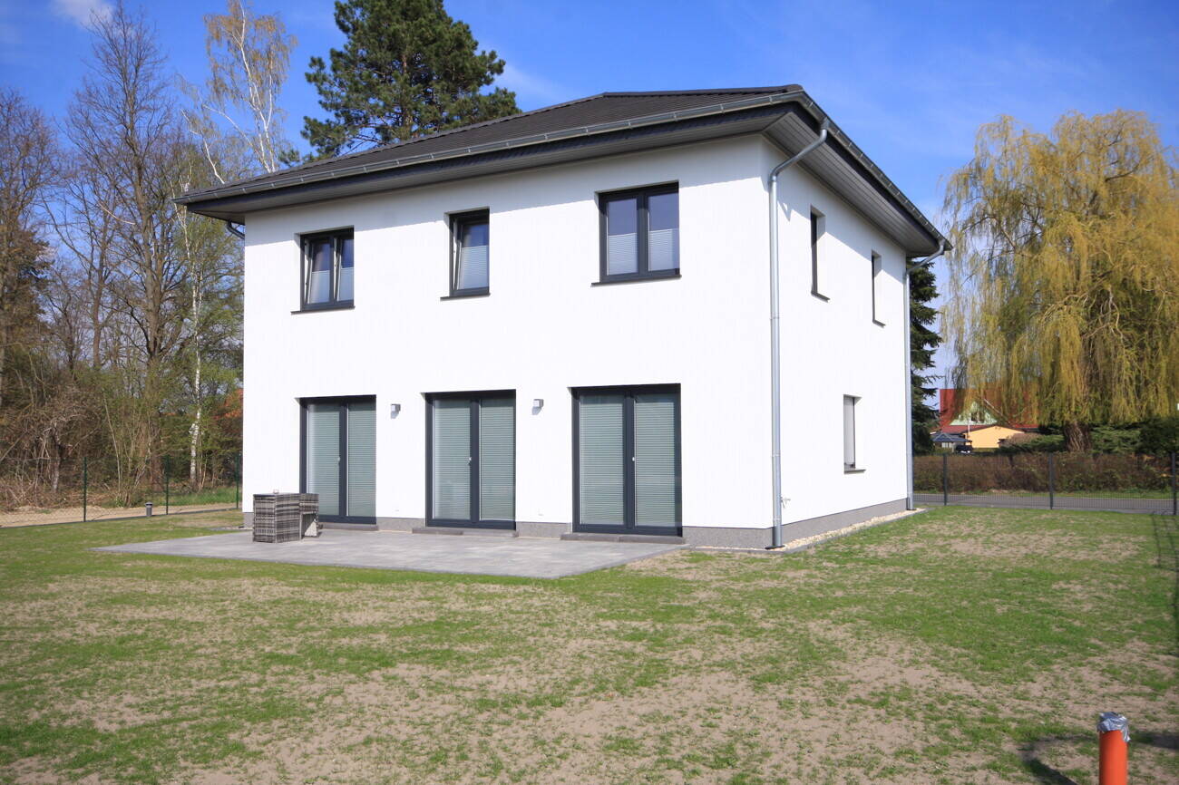 Thumbnail-Erstbezug in Toplage: Exklusives Einfamilienhaus mit bester Ausstattung in Berlin sowie Bahnhofsnähe