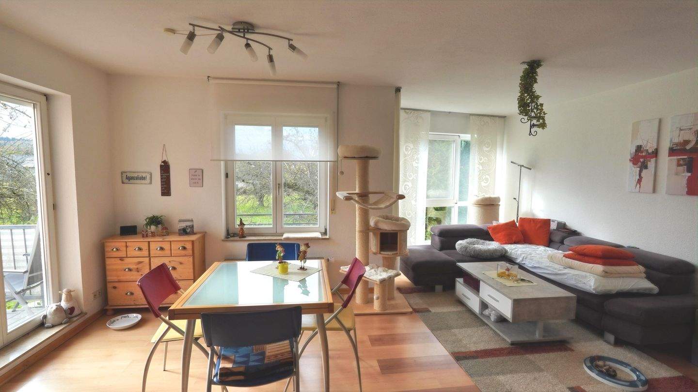 Thumbnail-SCHICKE UND GEMÜTLICHE 2-ZIMMER-WOHNUNG IN RUHIGER WOHNLAGE