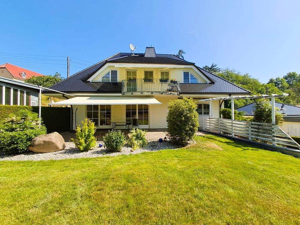 Thumbnail-Biete viel Platz und großes Grundstück!