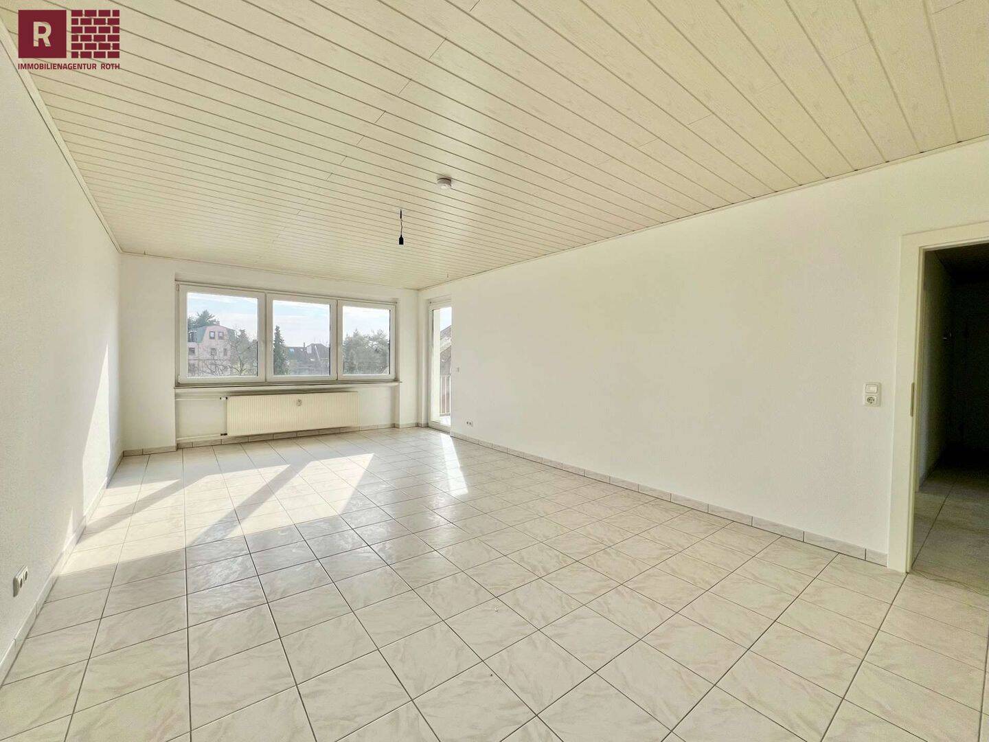 Thumbnail-Sonnige 3-Zimmer-Wohnung mit zwei Balkonen, Aufzug & Garage in Hanau