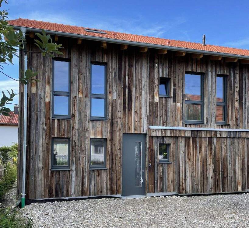 Thumbnail-Neubau aus Holz: Stilvolle Scheune. Energieeffizient. Zum Vollenden.