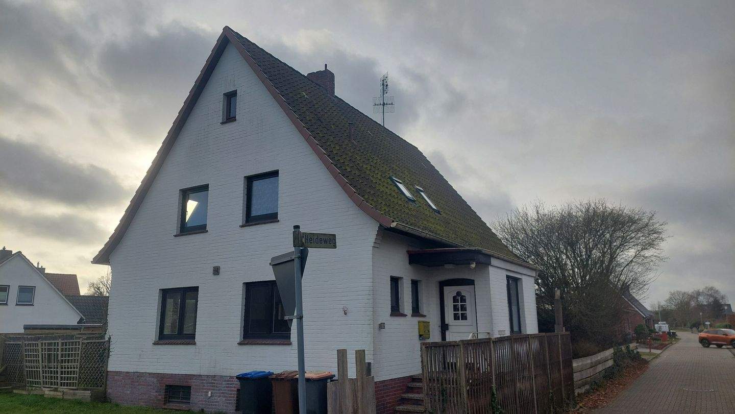 Thumbnail-Einfamilienhaus mit Potenzial in zentraler Lage von Zetel