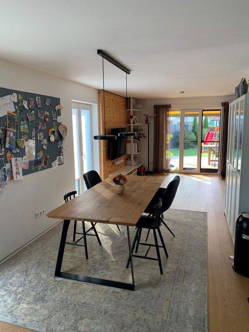 Thumbnail-Exclusive und neuwertige DHH in familienfreundlicher Lage zu verkaufen