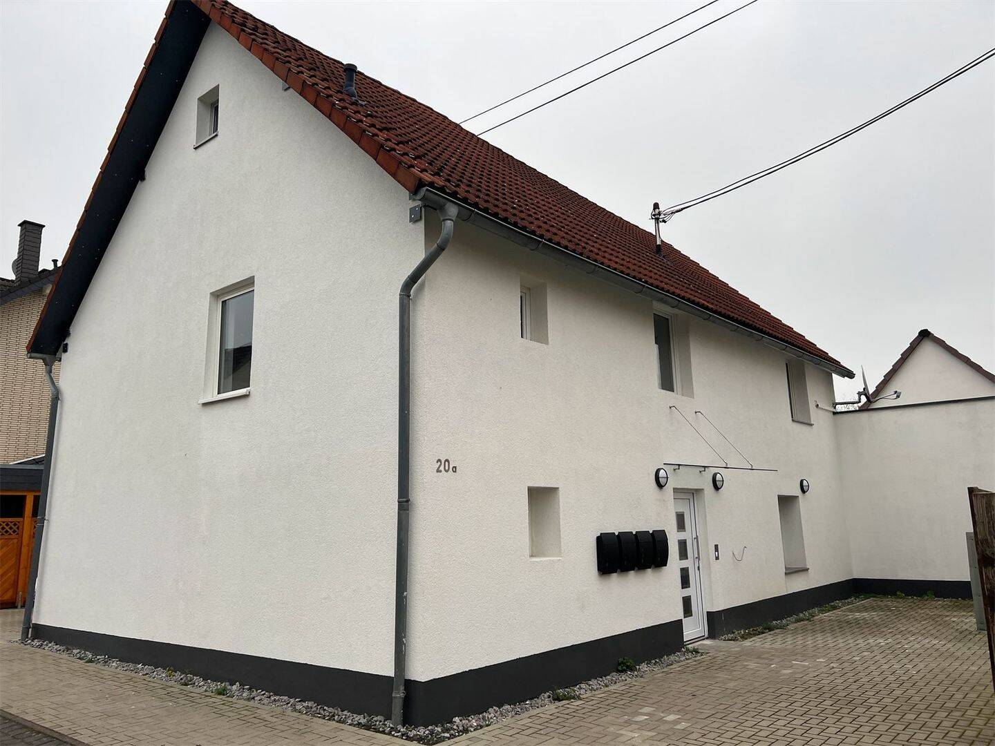 Thumbnail-Solide vermietet: Modernisiertes 4-Parteien-Mehrfamilienhaus in guter Wohnlage,nach WEG aufgeteilt!