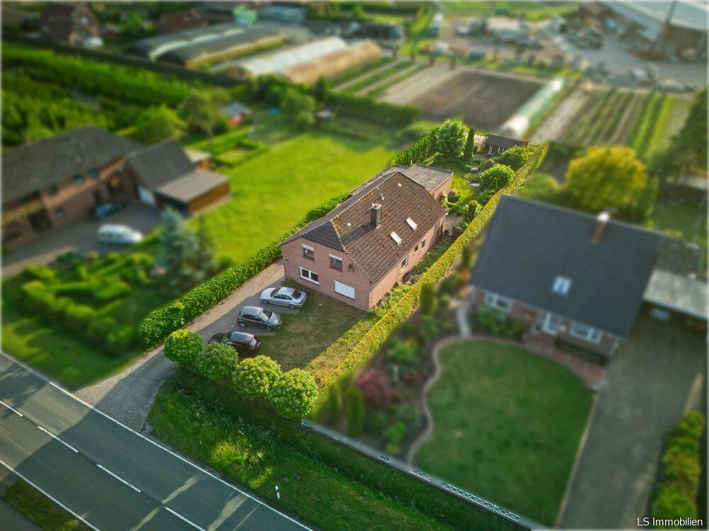 Thumbnail-Ein Zweifamilienhaus in Bad ZwischenahnEkern
