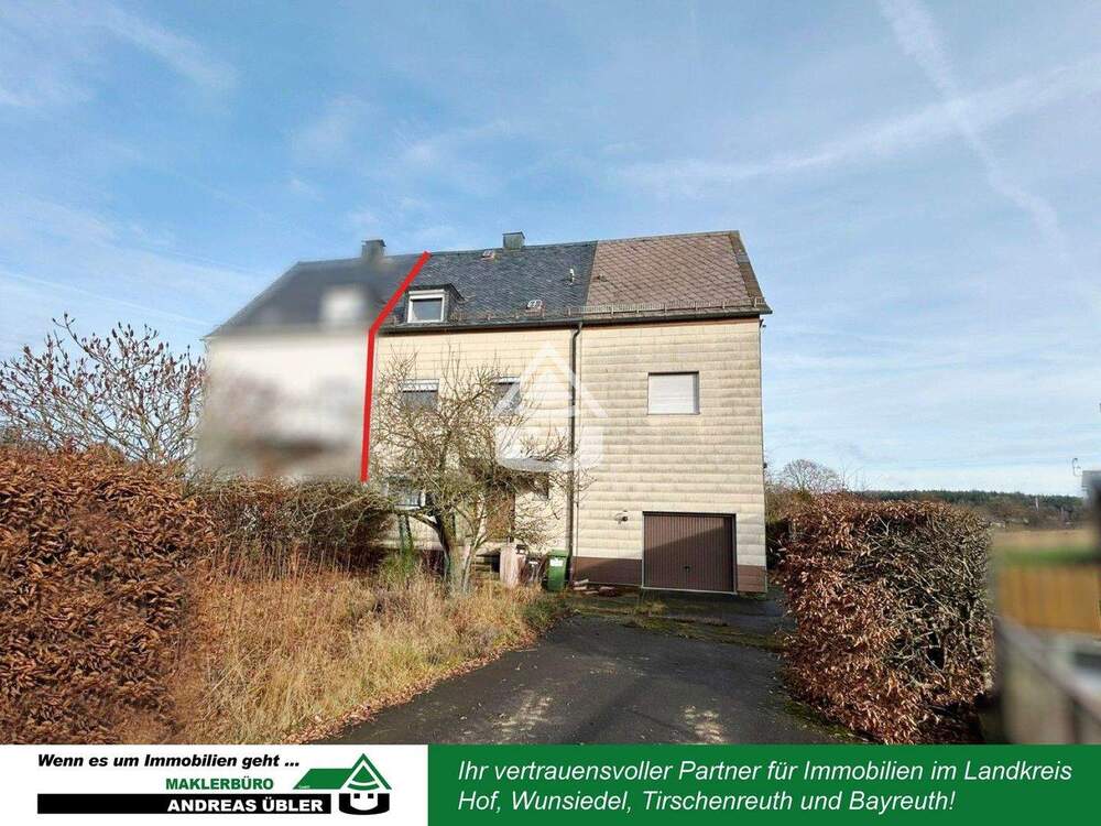 Thumbnail-Große Doppelhaushälfte mit Nebengebäude