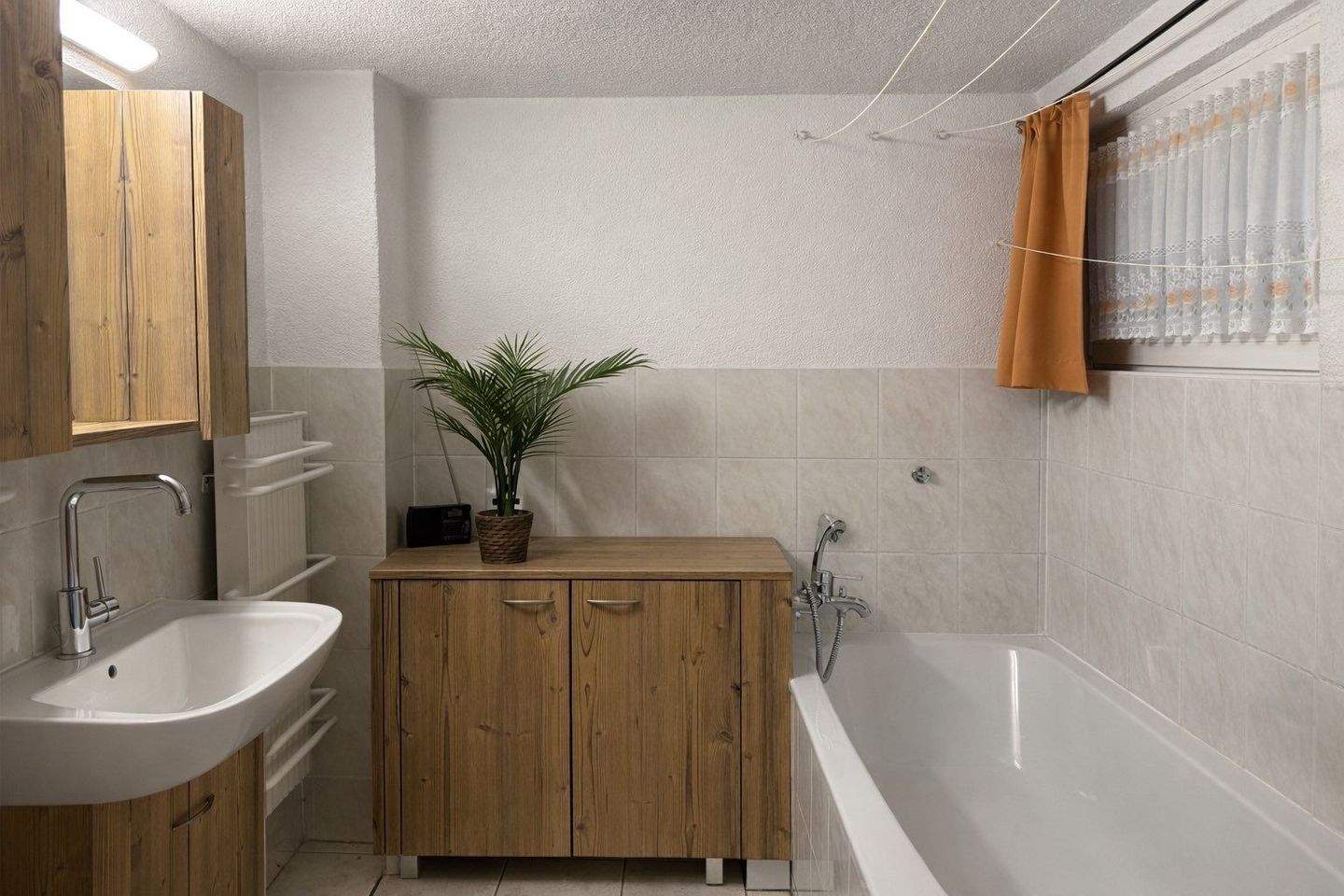 Thumbnail-Charmante Doppelhaushälfte in Neustadt an der Orla – Ideal für Ihre Zukunft!