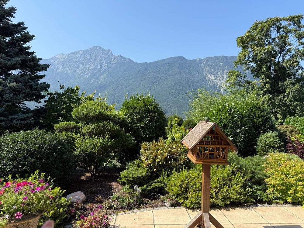 Thumbnail-Exklusive 2-Zimmer-Wohnung mit umlaufender Terrasse und Bergpanorama.