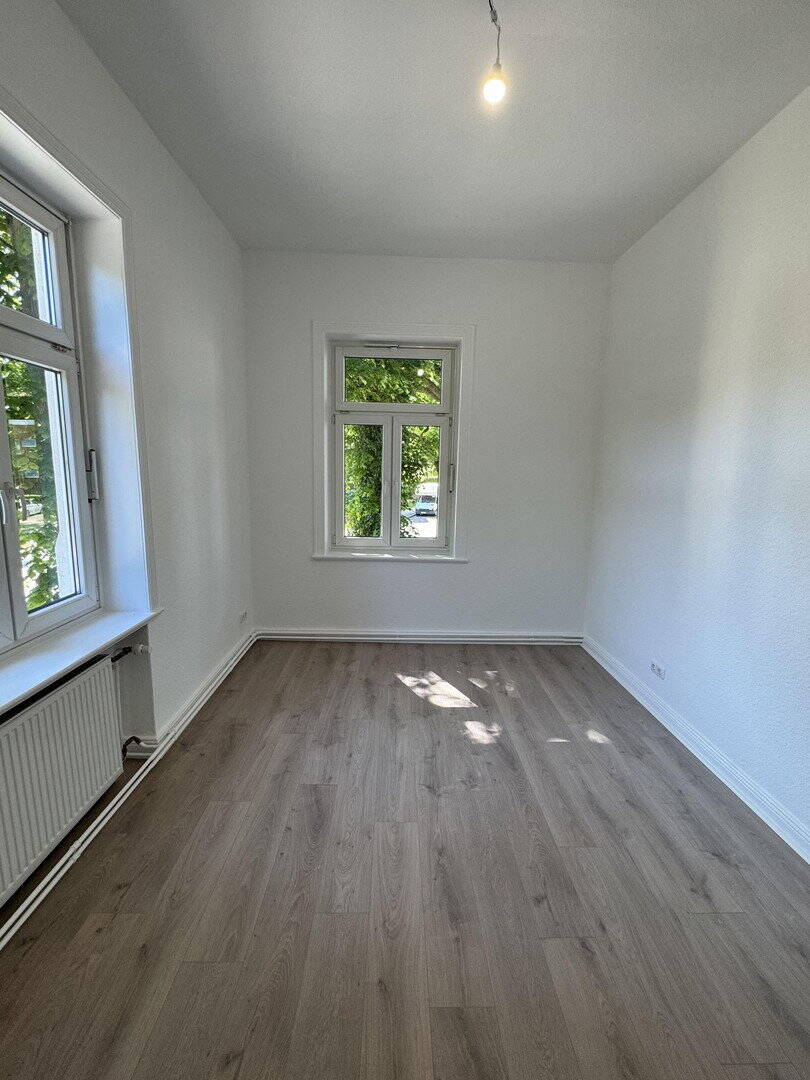 Thumbnail-Schöne vier Zimmer Altbauwohnung