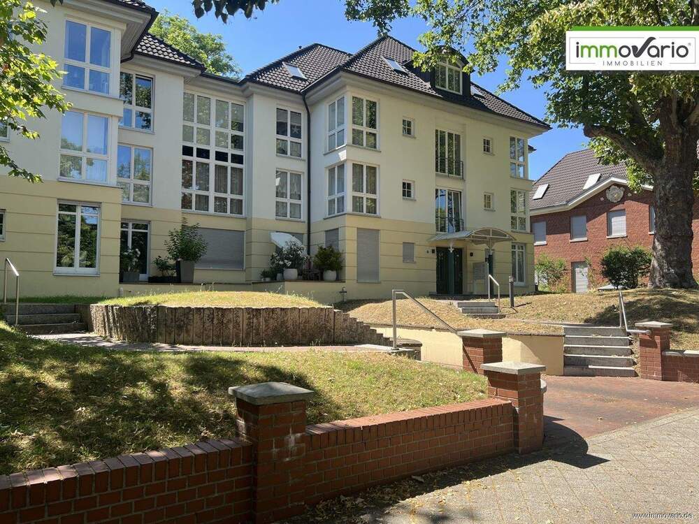 Thumbnail-Exklusive 2-Raum-Wohnung mit saniertem Tageslichtbad, Parkettboden, Loggia & EBK im Lenné-Viertel