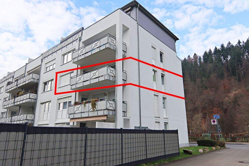 Thumbnail-Großzügige 4-Zimmer-Wohnung mit Südbalkon und Tiefgarage in ruhiger Lage von Schopfheim