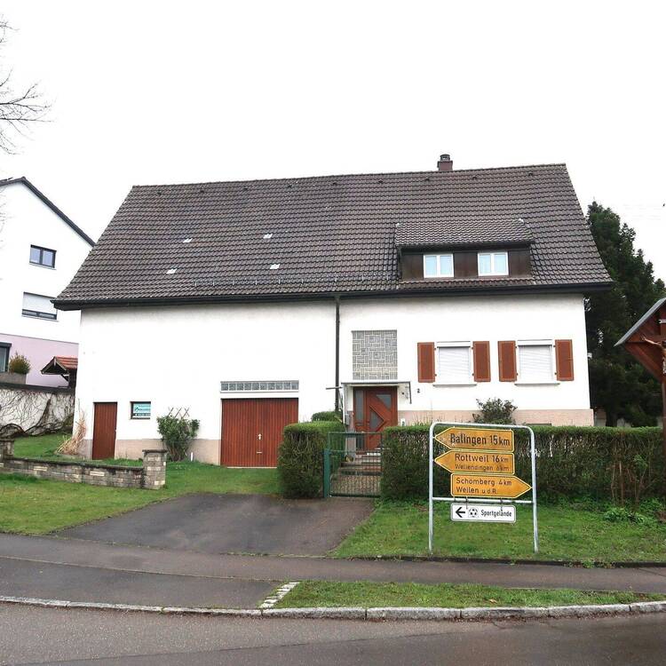 Thumbnail-Ein- bis Zweifamilienhaus mit Garage, großer Scheune und gemütlichen Garten