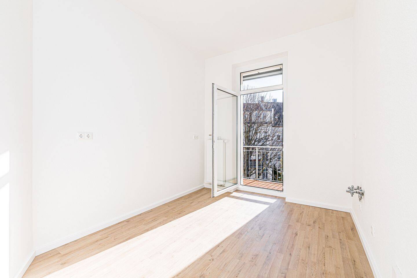 Thumbnail-Wohnen mit Stil - frisch renovierte 3-Zimmer-Altbauwohnung in der Mockauer Straße