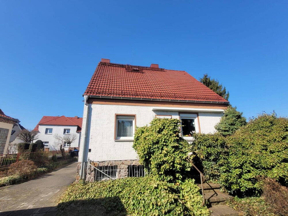 Thumbnail-Provisionsfrei: Gepflegtes EFH mit Kamin, Garage & Garten - Viel Potenzial in Top-Lage