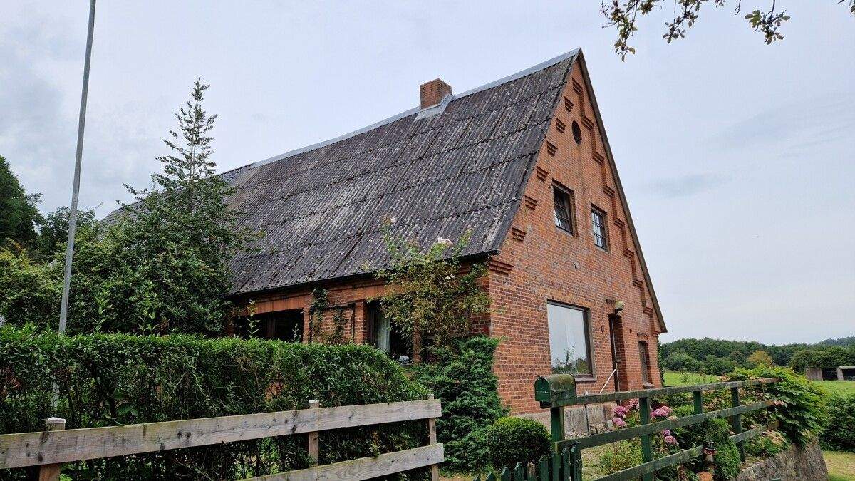 Thumbnail-Renovierungsbedürftiges Einfamilienhaus in Westensee - großes Traumgrundstück mit viel Potenzial