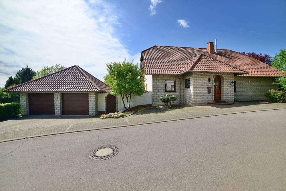 Thumbnail-Wallhalben , sehr schönes Haus mit Garten und 2 Garagen