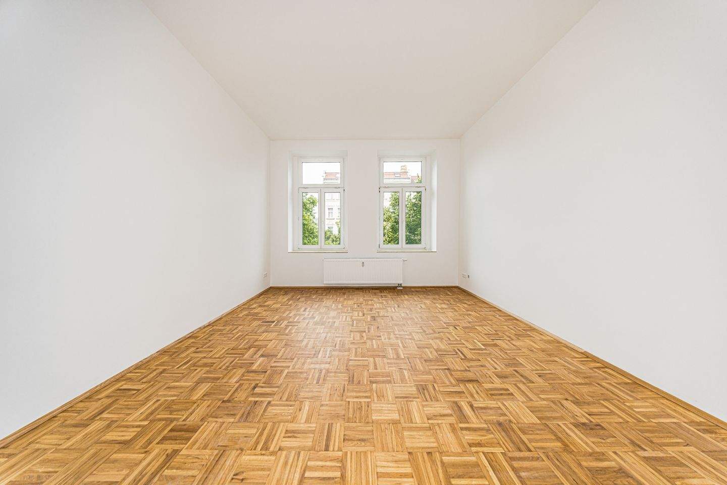 Thumbnail-Renovierte Altbauwohnung mit Tageslichtbad und harmonischem Grundriss