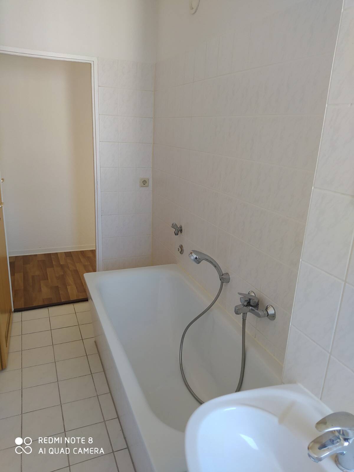 Thumbnail-Mehrfamilienhaus in Bad Lausick für Investoren in guter Wohnlage