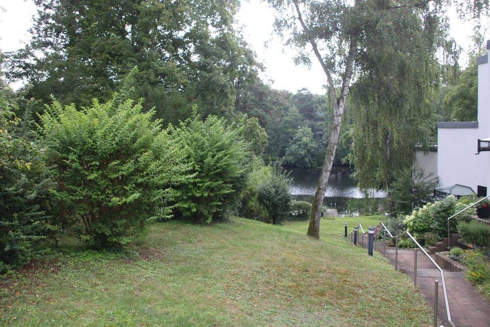 Reihen-Terrassenhausanlage am Halensee / Grunewald