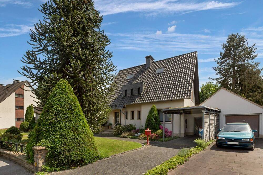 Thumbnail-Wohlfühloase für die ganze Familie: Energetisch saniertes Ein- Zweifamilienhaus