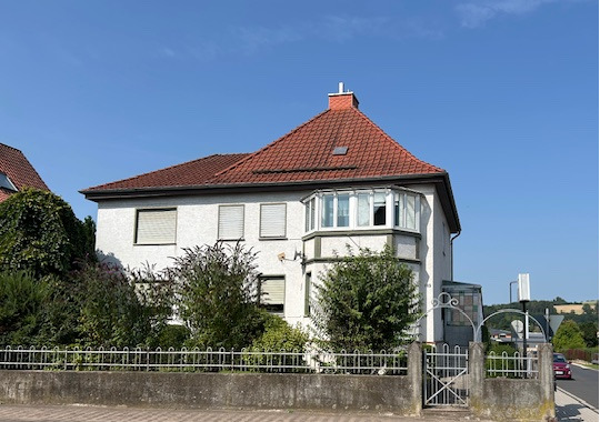 Thumbnail------ RESERVIERT ----- Ein-Zweifamilienwohnhaus, Garagen, schöner großer Garten