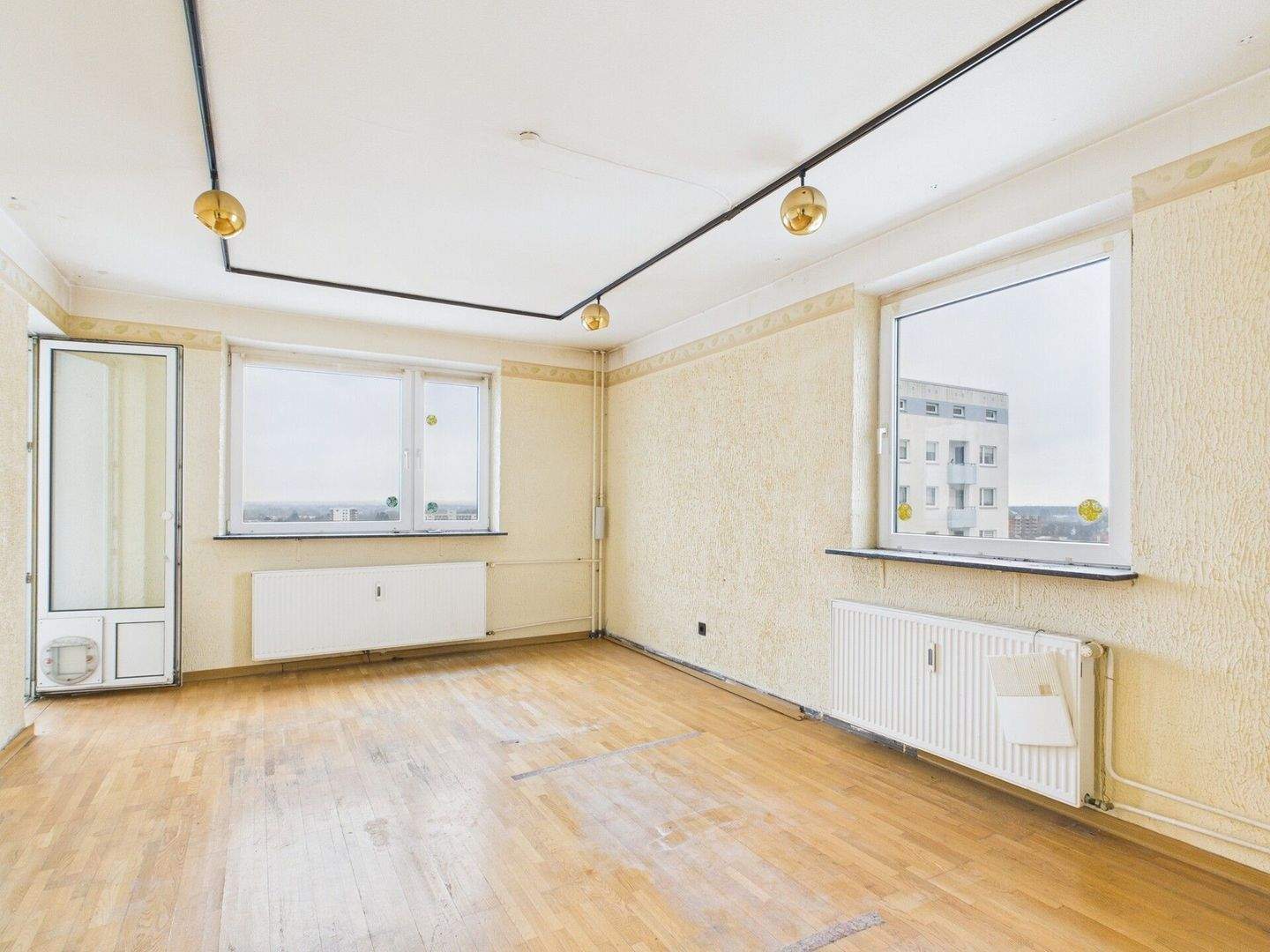 Thumbnail-Gelegenheit in Moisling: 2 Zimmer im 12. OG bei toller Raumaufteilung mit Balkon