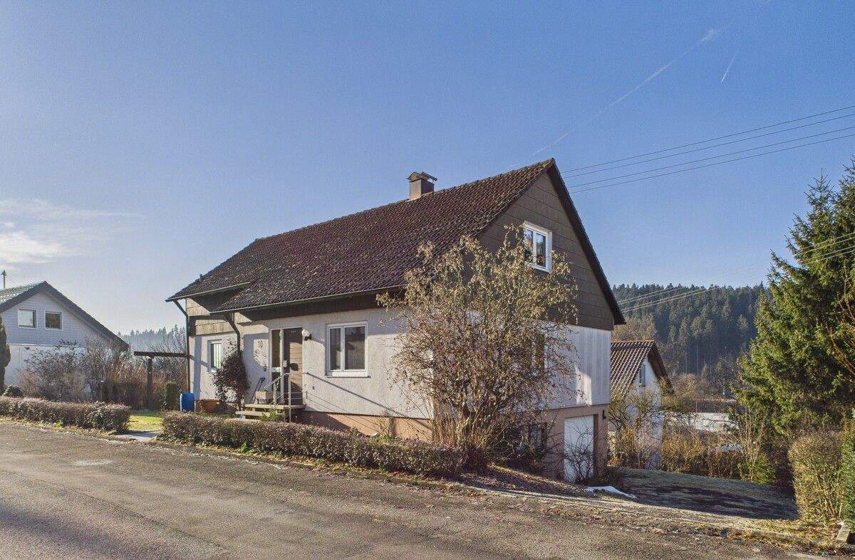 Thumbnail-Ihr neues Zuhause mit Potenzial - Einfamilienhaus in ruhiger Lage von Rottweil-Neufra