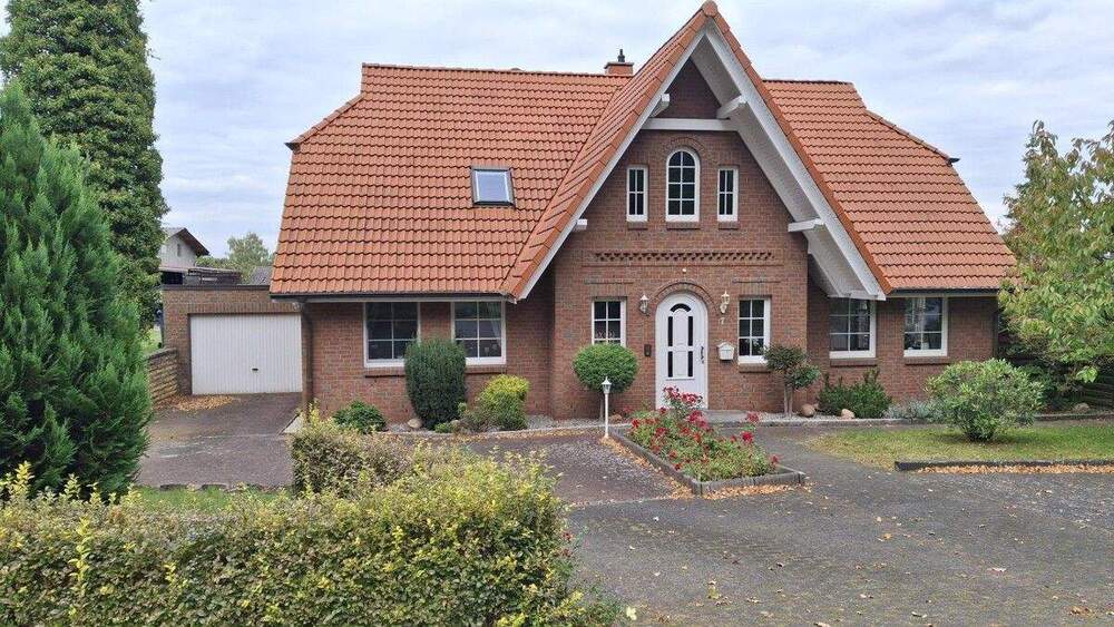 Thumbnail-Gepflegtes Einfamilienhaus mit Einliegerwohnung, Garage und Carport in 19089 Göhren
