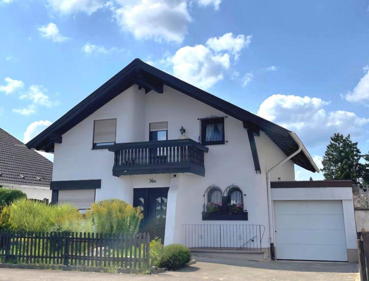 Thumbnail-Homburg-Erbach! Freistehendes Komforthaus mit Balkonen, teilüberdachter Terrasse, Garten, Garage und Autoabstellplätzen, Nähe Lappentascherhof