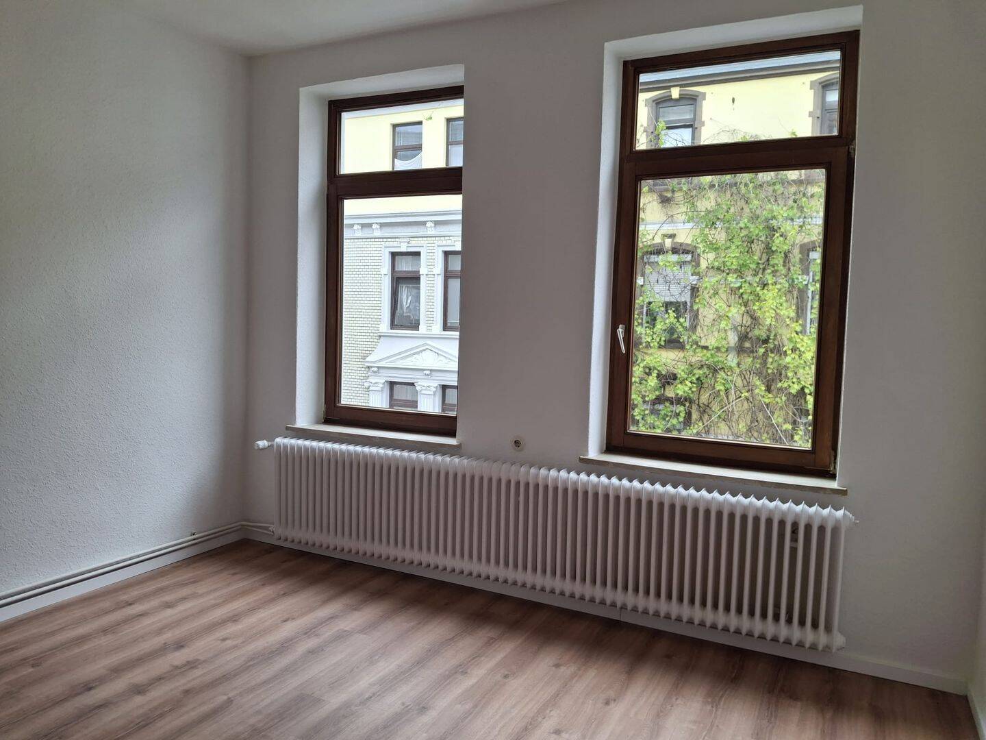 Thumbnail-Frisch renoviert... 2 ZKDB in der Wittekindstr.10 in Geestemünde zu vermieten mit Balkon