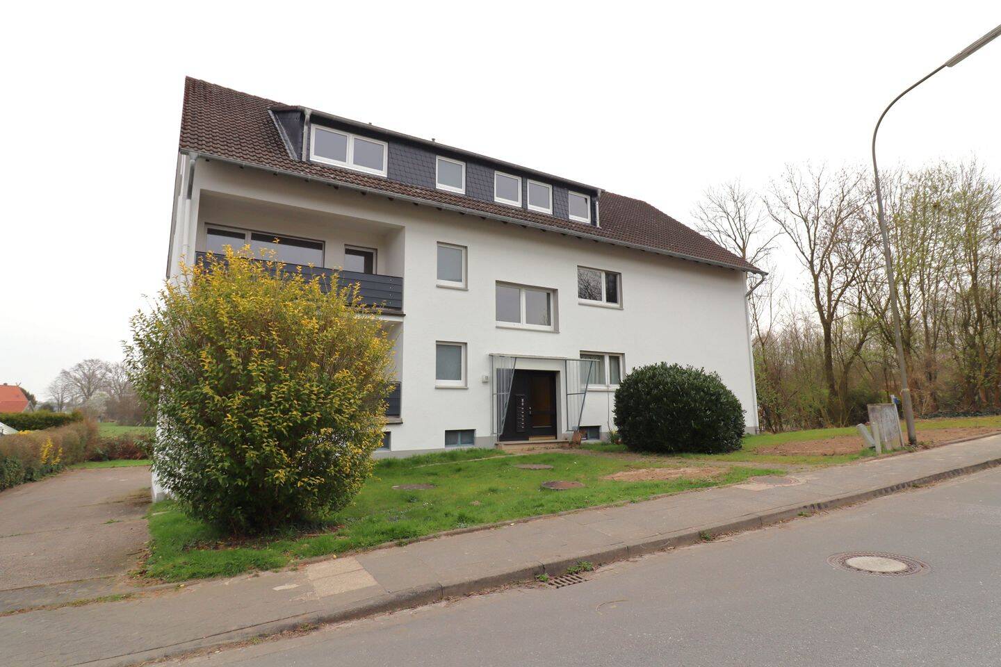 Thumbnail-1. Obergeschoss - großzügige 2 Zimmer, Küche, Duschbad und Balkon