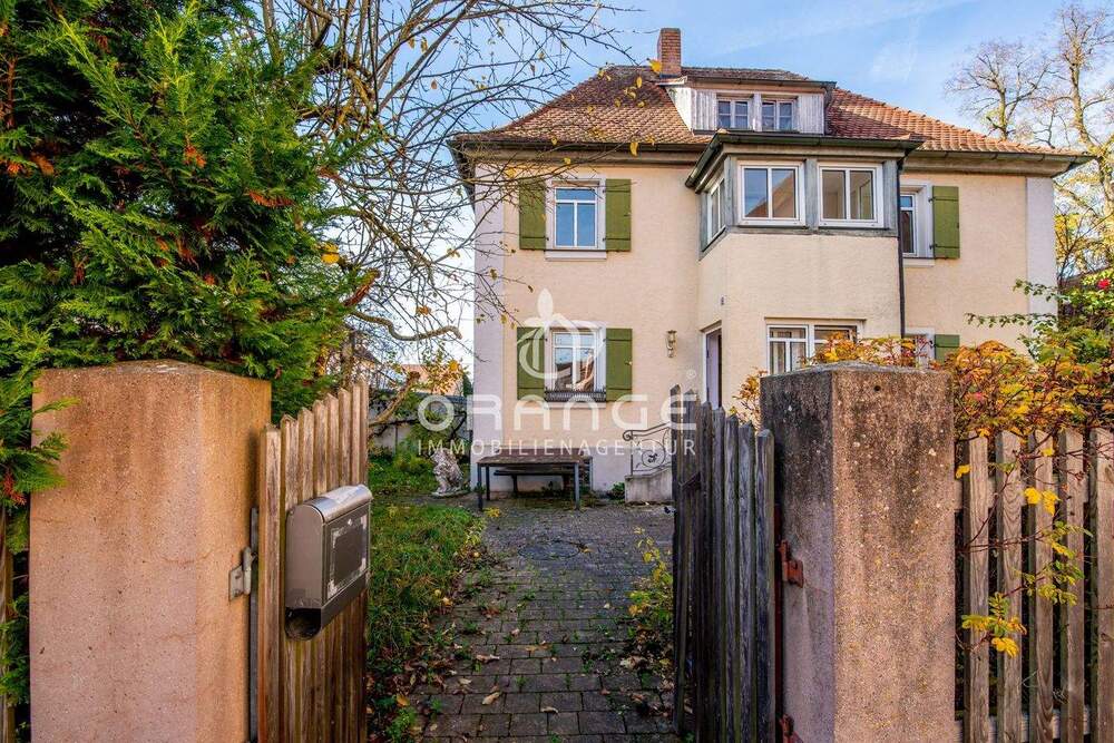 Thumbnail-***TOP: Histor. 2FH mit Charakter und Potential auf 145 QM Wfl. mit romantischem Garten + Garage