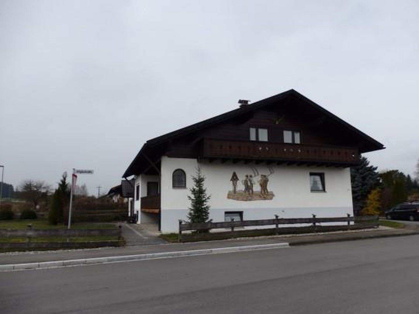 Thumbnail-DG Einliegerwohnung im Allgäuer Stil (3,5 Zi) m. EBK und Garage