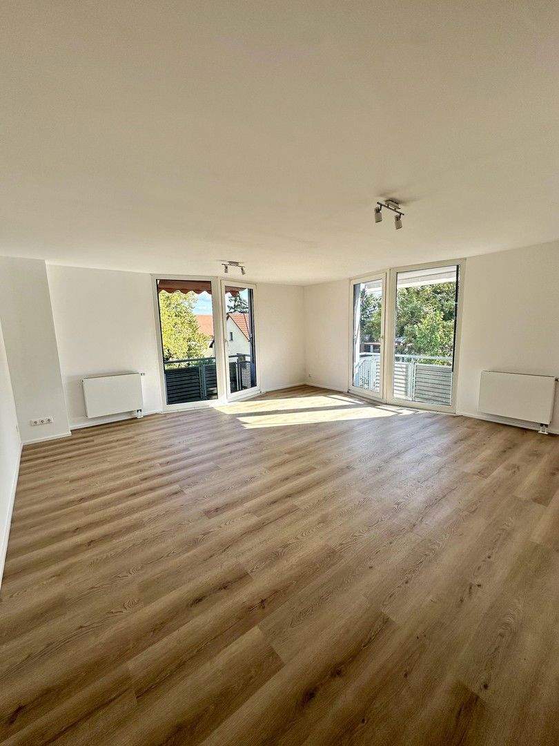 Thumbnail-Erstbezug nach umfassender Sanierung: Stilvolle 3-Zimmer WHG mit unmittelbarer Elbnähe & 3-Balkonen