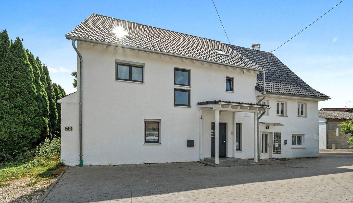 Thumbnail-PROVISIONSFREI - Stilvolles Einfamilienhaus mit Traumgrundstück in Ortsrandlage & ELW