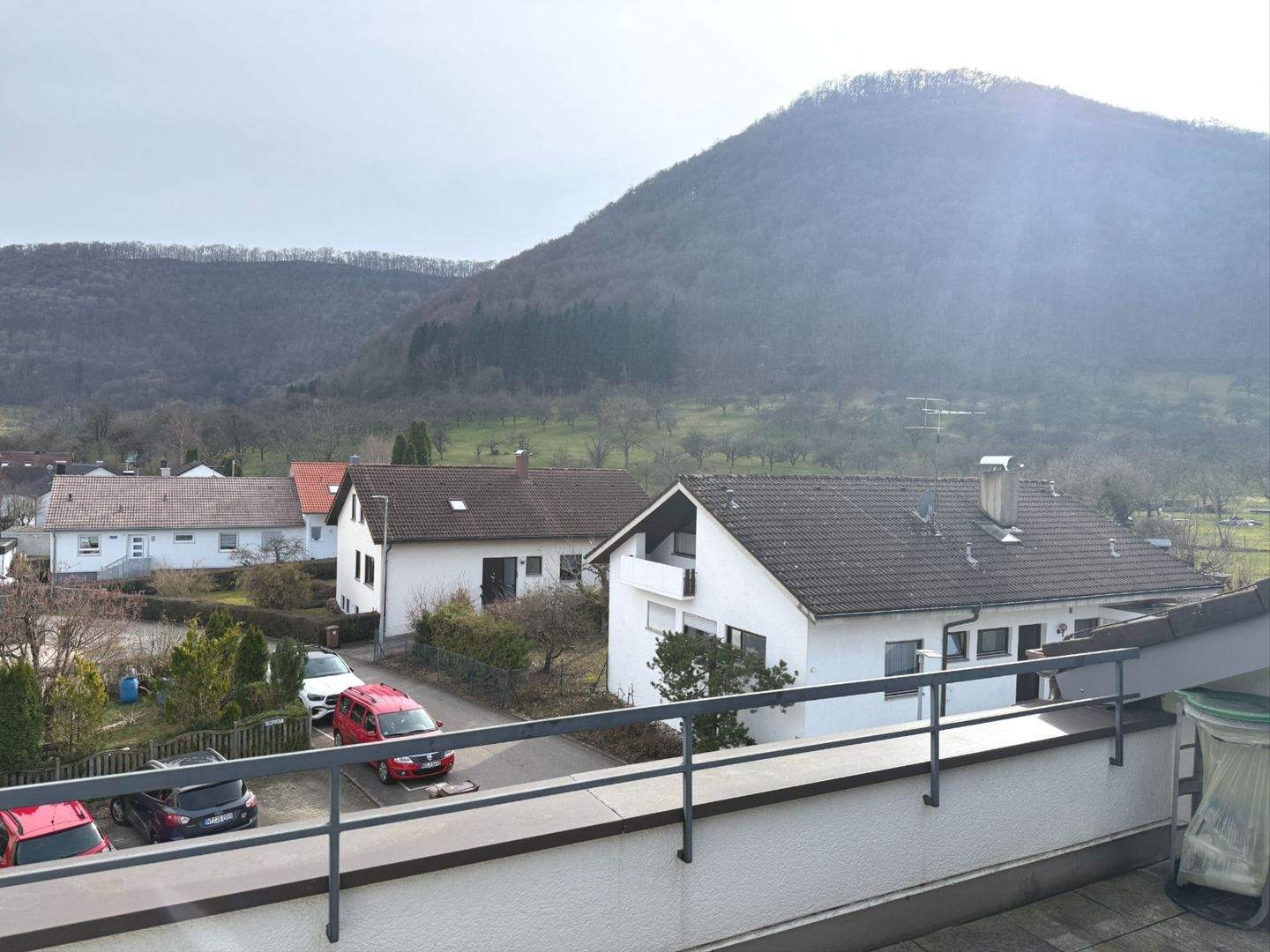 Thumbnail-Gemütliche DG Wohnung mit toller Aussicht