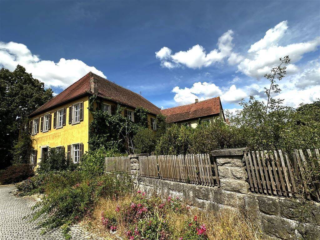 Thumbnail-Ehemaliger denkmalgeschützter Gutshof mit vielen Möglichkeiten