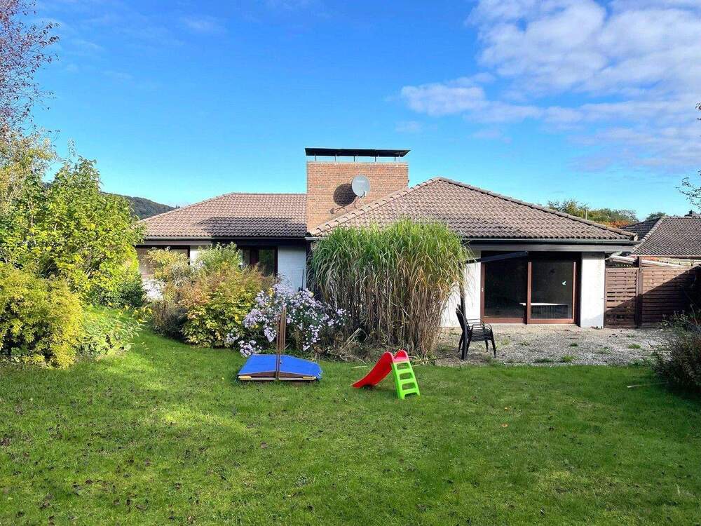 Thumbnail-Exklusives Wohnen in Bestlage - Großzügiges Einfamilienhaus mit Traumgrundstück und Taunusblick