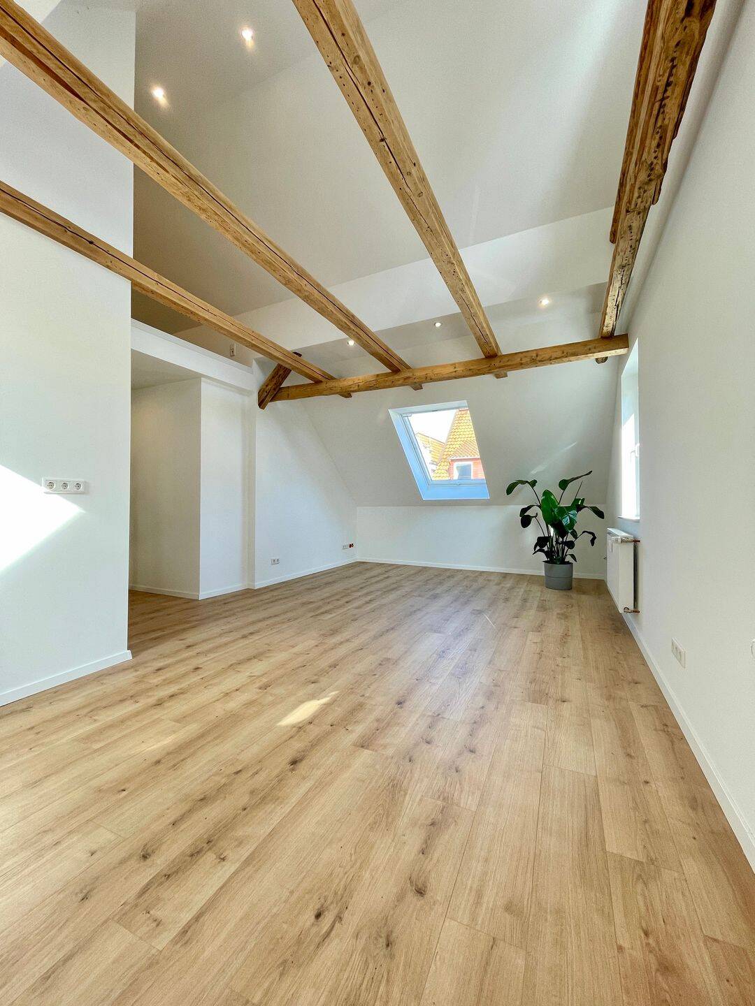 Thumbnail-Loftartige 2-Zimmer-Dachgeschosswohnung in der Innenstadt