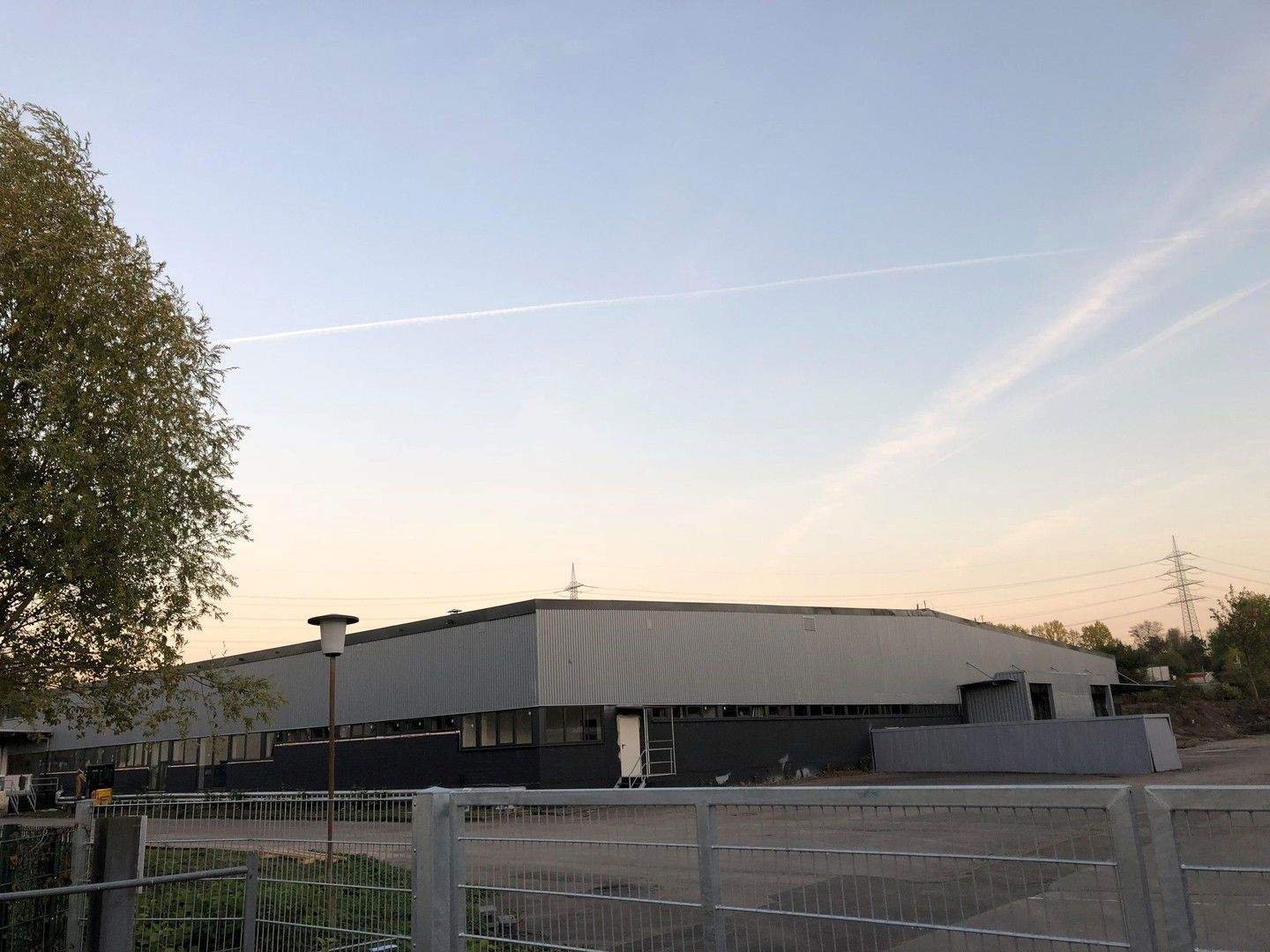 Thumbnail-Gepflegte Lagerhalle mit Verladerampe in Altenessen zu vermieten. Provisionsfrei!