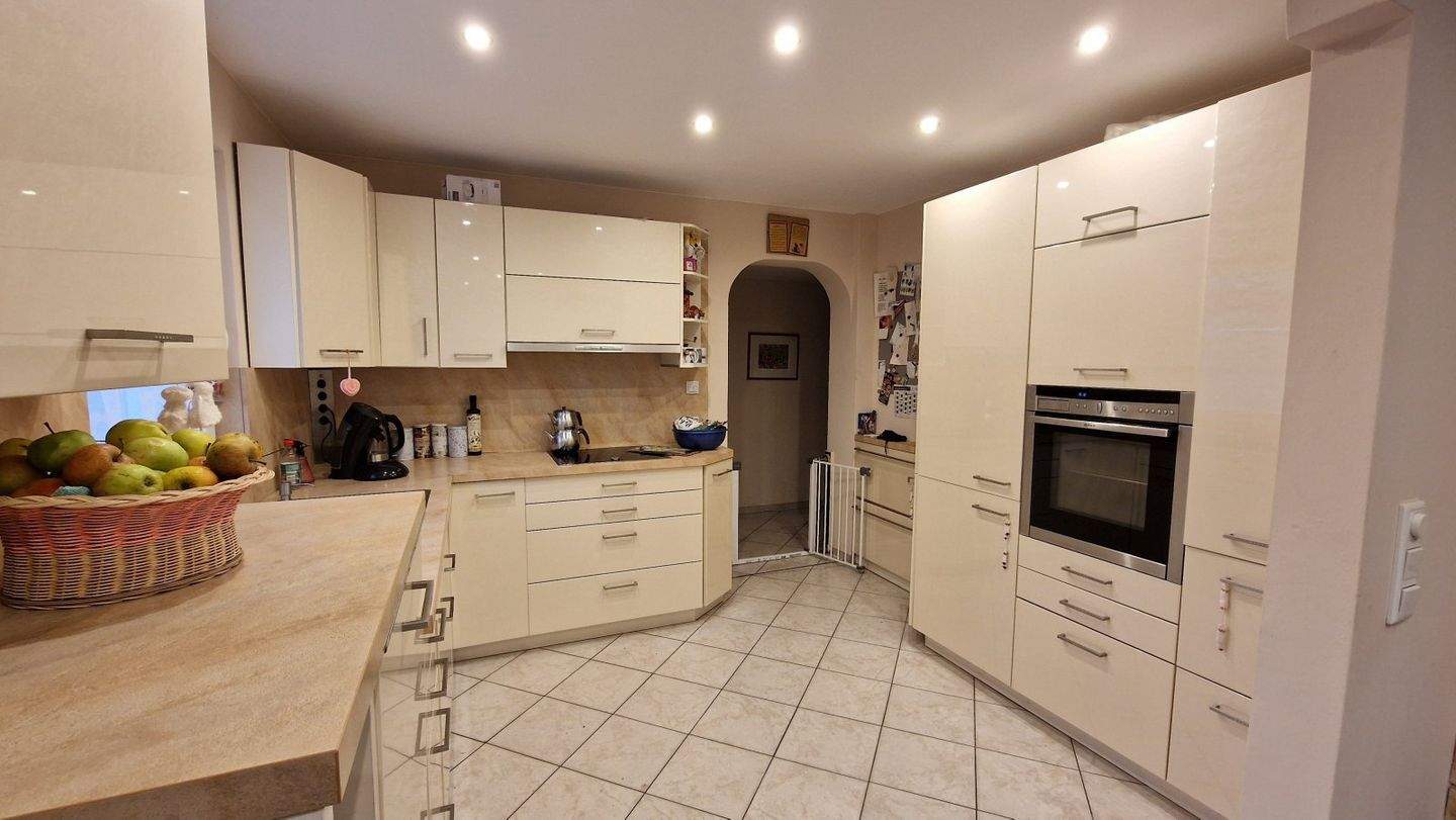 Thumbnail-Freistehendes Einfamilienhaus auf Eckgrundstück