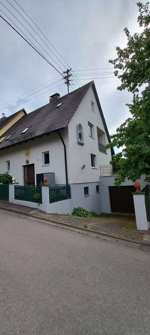 Eingang und Garage Ostseite
